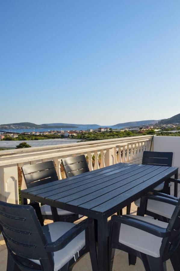 Apartment Blanka With A Beautiful View Of Trogir Exterior photo