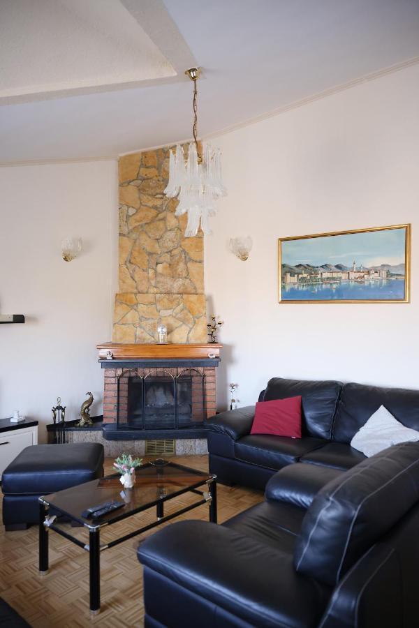 Apartment Blanka With A Beautiful View Of Trogir Exterior photo