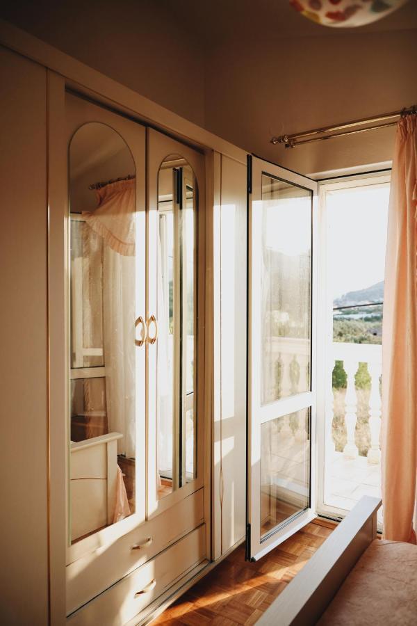 Apartment Blanka With A Beautiful View Of Trogir Exterior photo