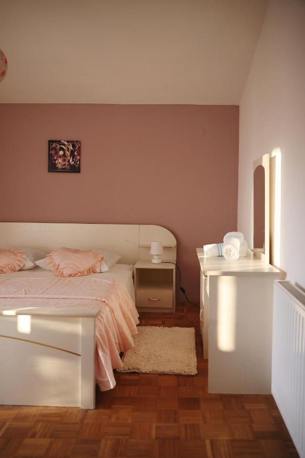 Apartment Blanka With A Beautiful View Of Trogir Exterior photo