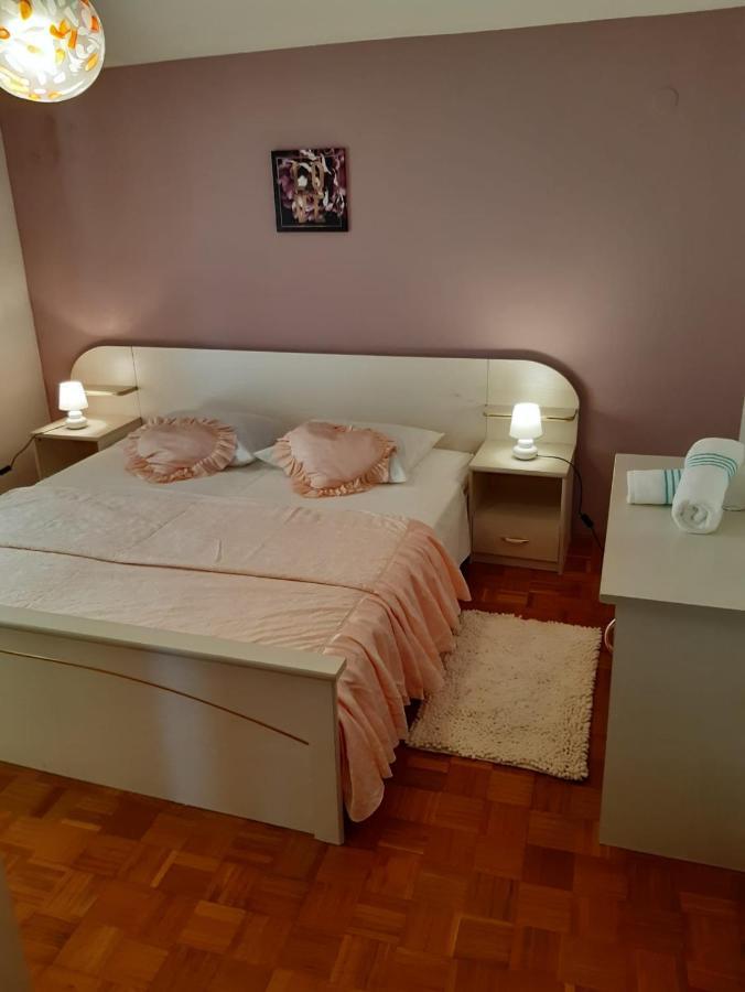 Apartment Blanka With A Beautiful View Of Trogir Exterior photo