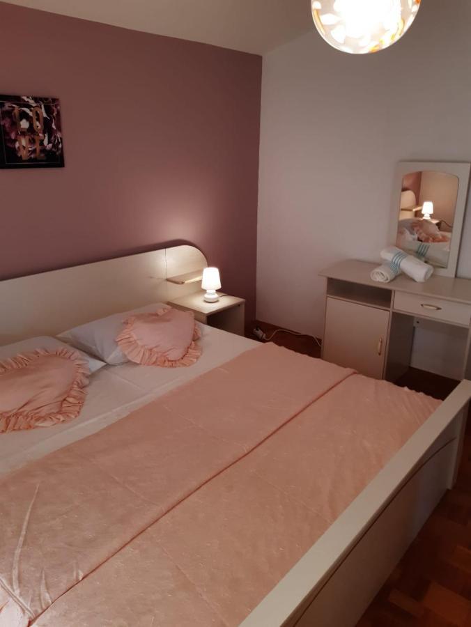 Apartment Blanka With A Beautiful View Of Trogir Exterior photo